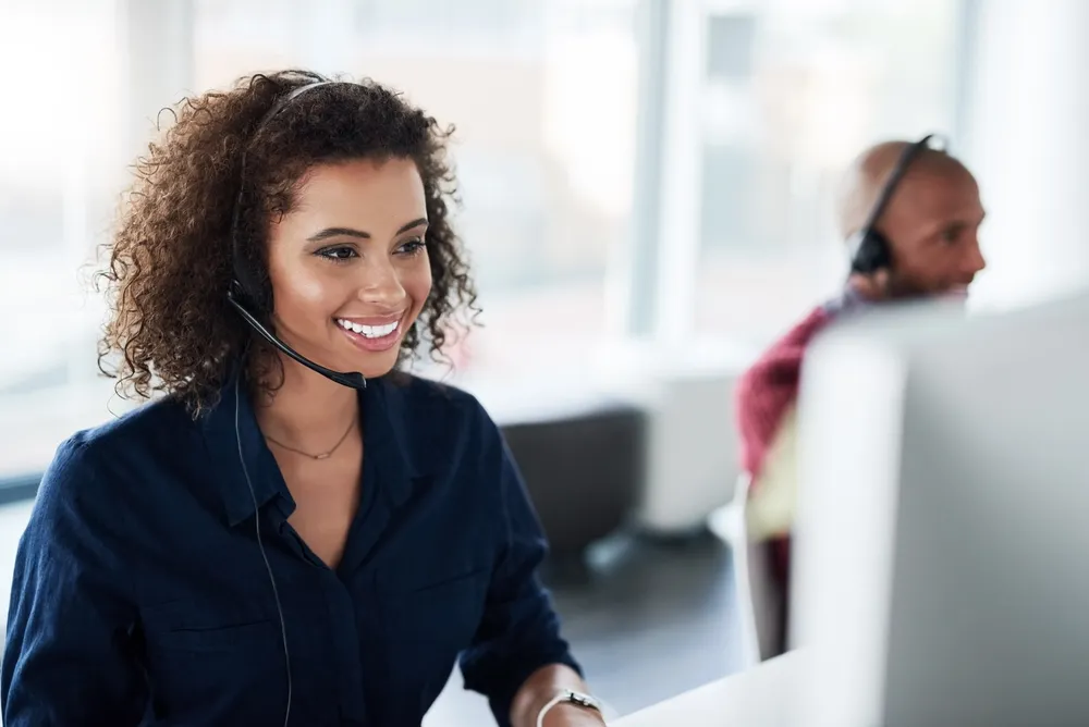 Como melhorar o tempo de resposta ao beneficiário sem comprometer o atendimento Sua operadora ainda sofre com tempo de resposta alto? Chegou a hora de deixar os atrasos para trás e evoluir com tecnologia aplicada à saúde